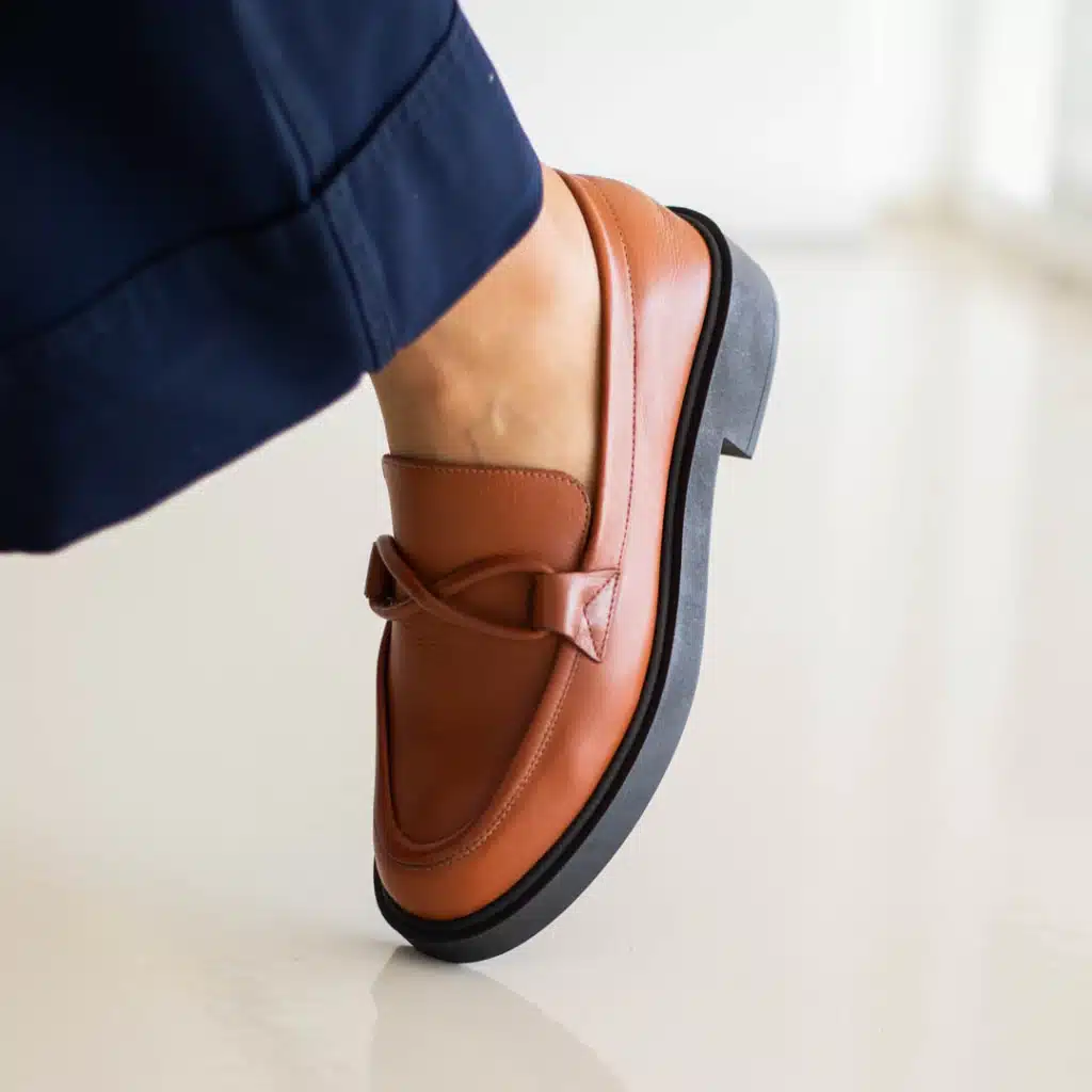 como cuidar de sapatos de couro no inverno